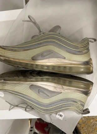 Nike Silver, brand: Nike, condizioni: Buone, taglia: 43, €10.00, €11.20 include la Protezione acquisti