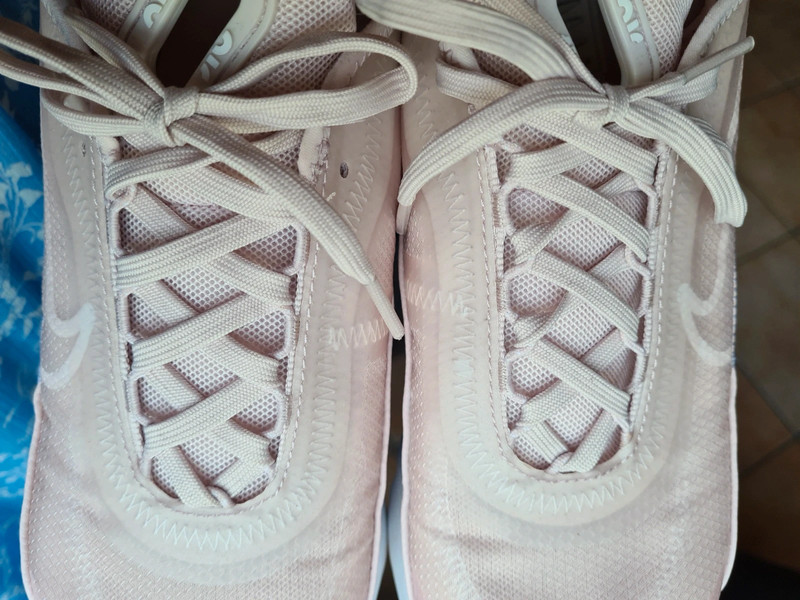 Nike AIR MAX 2090 sneaker low barely rose white metallic silver. Nike Sportswear Vinted