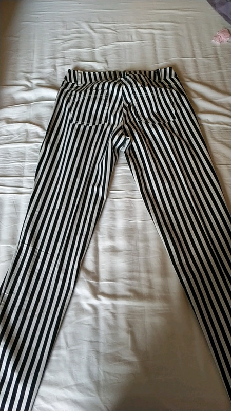 Pantalon raye noir et blanc legers 3