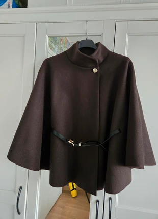 Veste courte façon poncho couleur marron, marca: Boutique Parisienne, estado: Muito bom, tamanho: Tamanho único, €12.80, €14.14 inclui Proteção do Comprador