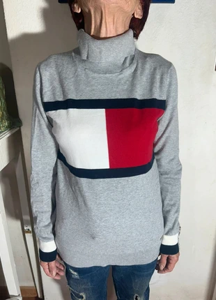 Pull d’hiver Tommy Hilfiger Gris Rouge- Logo- Col Roulé- taille M- femme, merk: Tommy Hilfiger, staat: Heel goed, maat: M / 38 / 10, € 16,90, € 18,45 inclusief Kopersbescherming