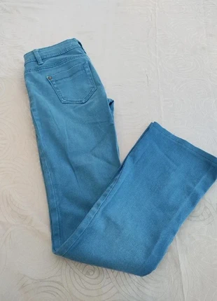 Jean pattes d'éléphant 38 couleur bleu d'eau/bleu canard, marque: Jennyfer, état: Très bon état, taille: M / 38 / 10, 6,00 €, 7,00 € Protection acheteurs incluse