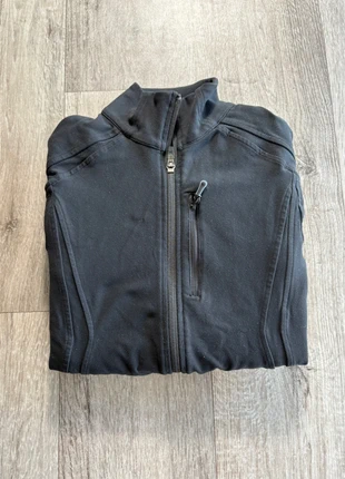 Veste d’extérieure Lululemon noire avec logo floqué blanc en coton femme - Taille S, marque: Lululemon, état: Très bon état, taille: S / 36 / 8, 22,00 €, 23,80 € Protection acheteurs incluse