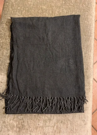 Foulard grigio 174x70 unisex, état: Très bon état, 4,00 €, 4,90 € Protection acheteurs incluse