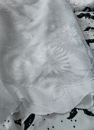 Floral net curtain 48" drop, brand: unknown, condition: Good, size: 300 cm and up, £4.00, £4.90 includes Buyer Protection