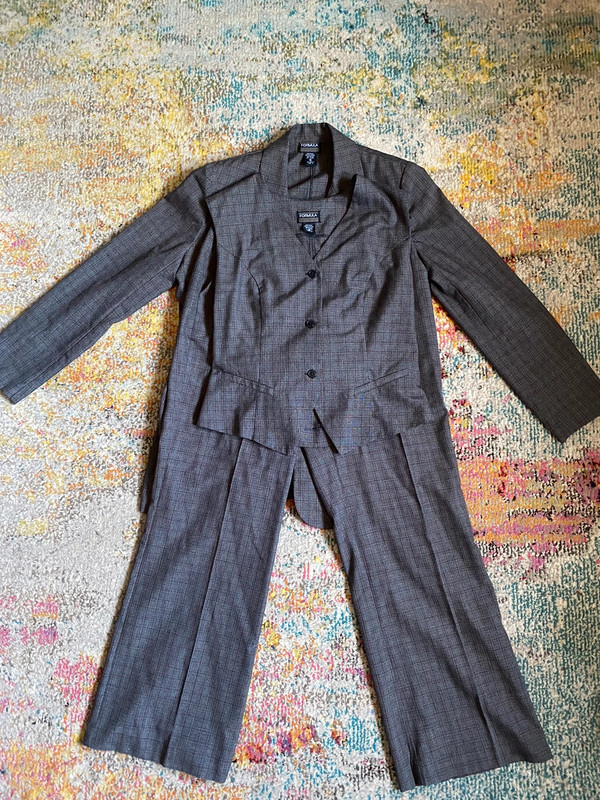 Formula 3-Piece Gray Women’s Suit | Vinted