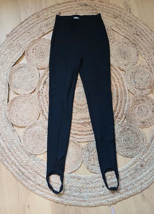 Legging noir taille haute - Pimkie - T.XS (34), marke: Pimkie, zustand: Sehr gut, größe: XS / 34 / 6, 3,50 €, 4,38 € beinhaltet Vinted-Käuferschutz Pro