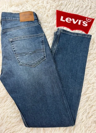 Jean Lévi’s 208 W28 FR38 L30. L1406, marque: Levi's, état: Très bon état, taille: M / 38 / 10, 21,00 €, 22,75 € Protection acheteurs (Pro) incluse