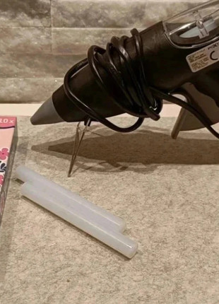 Pistolet à colle électrique noir et gris de la marque Foxter neuf, marque: foxster, état: Neuf sans étiquette, 8,00 €, 9,10 € Protection acheteurs incluse