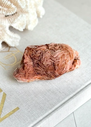 Mooi ruw stuk bariet uit de Sahara, merk: Mineralogie, staat: Heel goed, € 14,95, € 16,40 inclusief Kopersbescherming