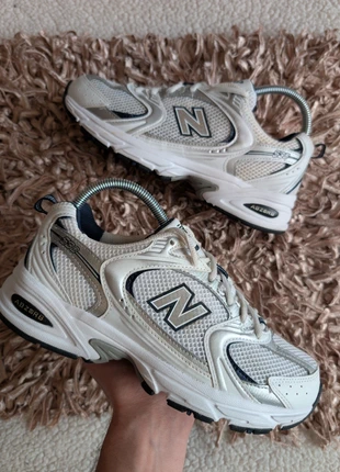 New Balance bleu marine blanche / Taille 38, marca: New Balance, estado: Muito bom, tamanho: 38, €64.90, €68.85 inclui Proteção do Comprador