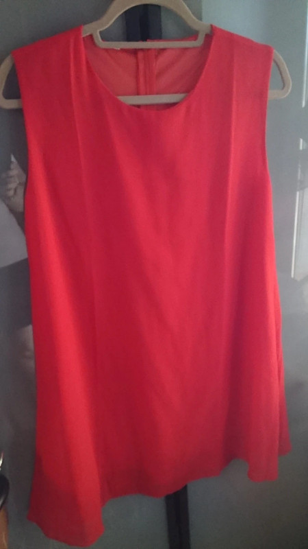 Robe rouge Taille S tbe 4