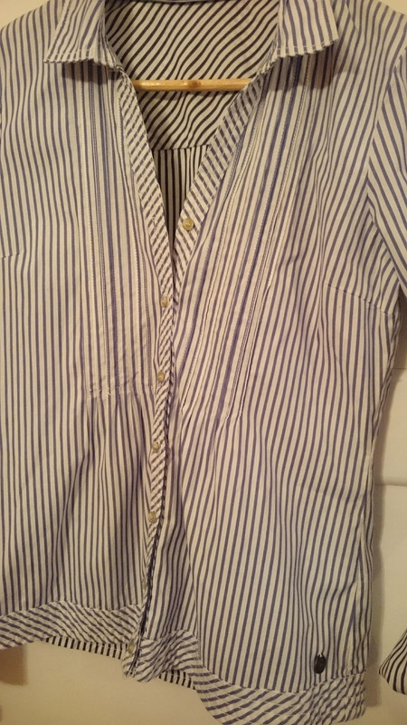 Chemise blanche rayée de bleu  3