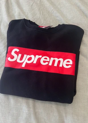 Sweat Supreme Box Logo Noir – Taille S, marke: Supreme, zustand: Sehr gut, größe: S, 45,00 €, 47,95 € inklusive Vinted-Käuferschutz