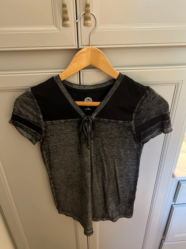 Women’s size xsmall So brand top euc 3