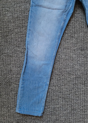 Jean skinny homme marque Celio couleur bleu clair taille W34 (L)