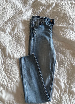 Jean slim stradivarius t 26, marque: Stradivarius, état: Bon état, taille: S / 36 / 8, 9,00 €, 10,15 € Protection acheteurs incluse