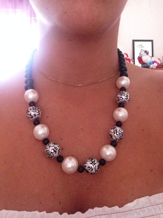 Collier perles noires et blanches