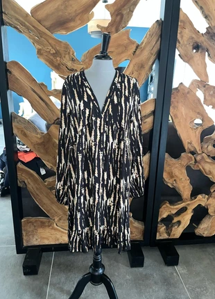 Robe taille 42 Culture Sud, marque: Culture Sud, état: Neuf avec étiquette, taille: XL / 42 / 14, 6,00 €, 7,00 € Protection acheteurs incluse