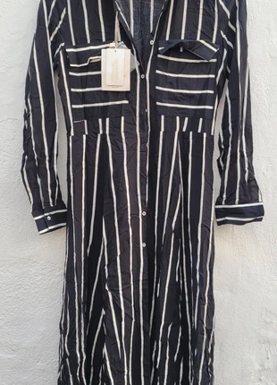 Vestido camisero Stradivarius, marque: Stradivarius, état: Neuf avec étiquette, taille: S / 36 / 8, 10,00 €, 11,20 € Protection acheteurs incluse