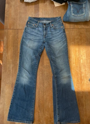 Jean taille basse levis, délavé , 34, marke: Levi's, zustand: Sehr gut, größe: XS / 34 / 6, 11,00 €, 12,25 € inklusive Vinted-Käuferschutz