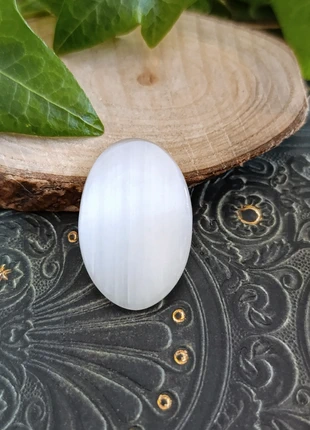 Cabochon Sélénite ovale, brand: Pierre, condition: New with tags, €6.50, €7.53 includes Buyer Protection Pro