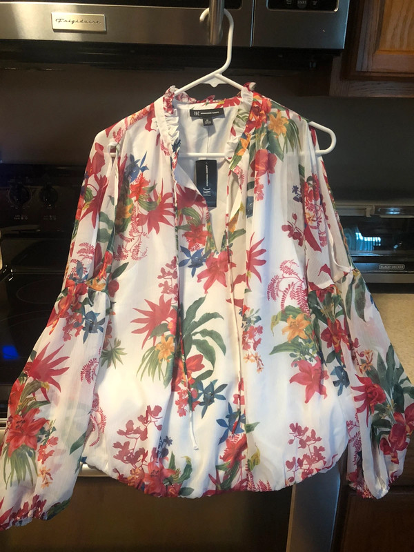 Women’s New Blouse Size XL 1