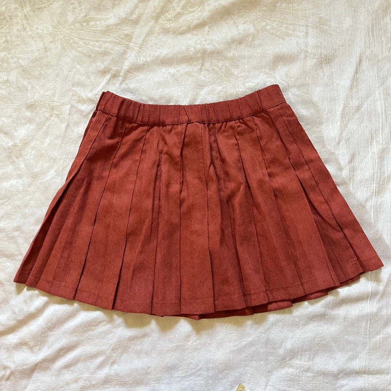 Orange pleated skirt 4