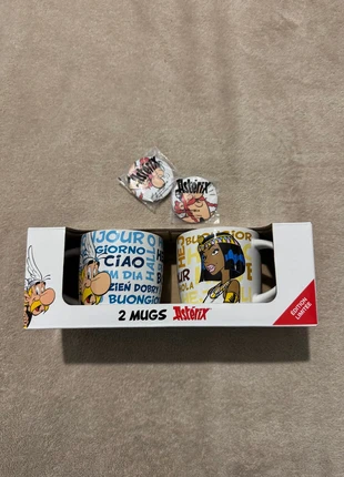 lot de 2 tasses / mugs neuves Astérix et 2 pin’s, marca: Asterix, estado: Novo com etiquetas, €5.00, €5.95 inclui Proteção do Comprador
