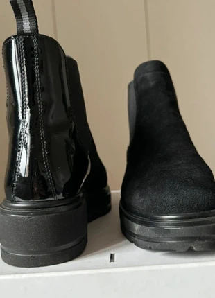 Enkellaars Pollini, merk: Pollini, staat: Heel goed, maat: 37, € 30,00, € 32,20 inclusief Kopersbescherming