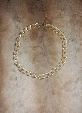 Chaîne ras-du-cou dorée , staat: Heel goed, € 2,30, € 3,12 inclusief Kopersbescherming