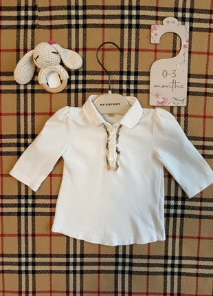 Age: 0-3 Months White Long Sleeve Burberry Polo Shirt, marque: Burberry, état: Très bon état, taille: 1-3 mois / 56 cm, 15,00 €, 16,45 € Protection acheteurs incluse