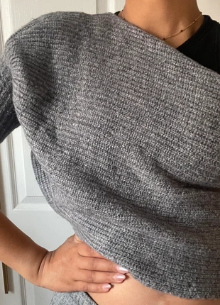 Grey one-shoulder jumper, brand: no brand, condition: Very good, size: S / 8, £5.00, £5.95 includes Buyer Protection