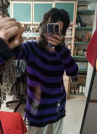 Jersey morado y negro roto emo punk, brand: Romwe, condizioni: Nuovo senza cartellino, taglia: L / IT 44 / EU 40, €9.00, €10.15 include la Protezione acquisti