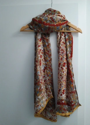 Foulard Esprit fleuri, marque: Esprit, état: Très bon état, 5,00 €, 5,95 € Protection acheteurs incluse