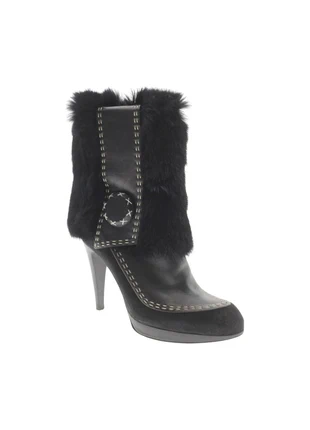 vintage black faux fur and leather y2k 90s boots, brand: Vintage Dressing, condizioni: Ottime, taglia: 37, €35.00, €37.45 include la Protezione acquisti