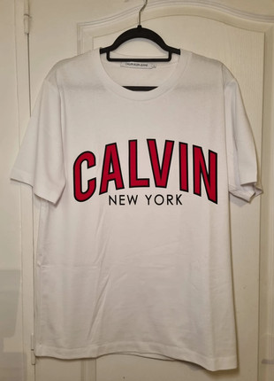 T-shirt Calvin Klein taille L imprimé original, marque: Calvin Klein, état: Neuf sans étiquette, taille: L, 24,99 €, 26,94 € Protection acheteurs incluse