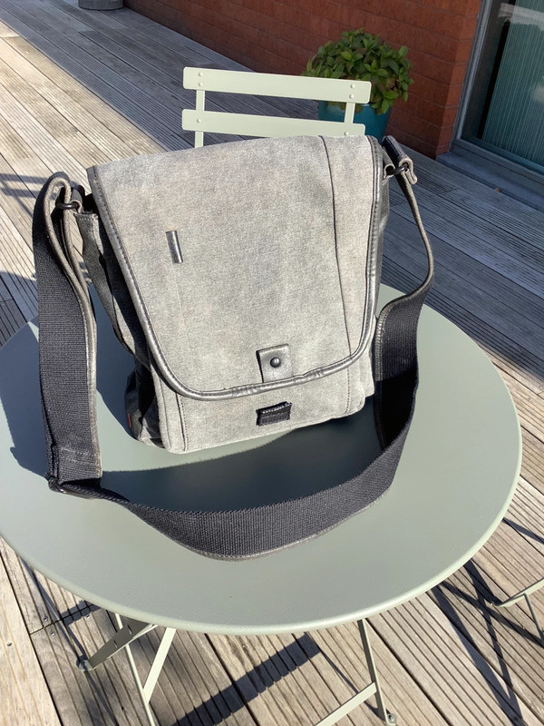 Sac sale besace gris