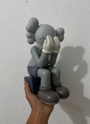 Kaws Grey Gone 30cm, marque: Kaws, état: Neuf avec étiquette, 40,00 €, 42,70 € Protection acheteurs incluse