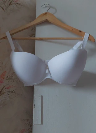 Soutien gorge blanc push up, marque: Gorteks, état: Très bon état, taille: 95E, 4,00 €, 4,90 € Protection acheteurs incluse