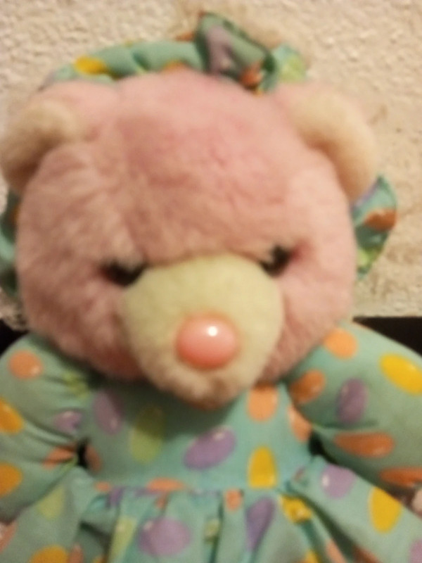 Dame ours rose avec robe verte vintage 2