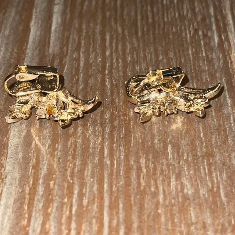 Unbranded Gold Clip-on Earrings 5