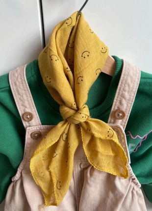 Sjaaltje smileys Geel 😄, merk: Handgemaakt, staat: Nieuw zonder prijskaartje, € 8,00, € 9,10 inclusief Kopersbescherming