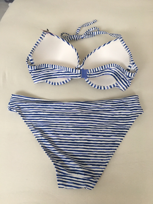 Roos haak visueel Blauw gestreepte bikini van Hunkemoller - Vinted