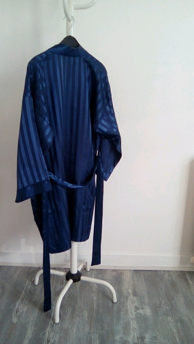 Nuisette et sa robe de chambre courte bleue Marine 3