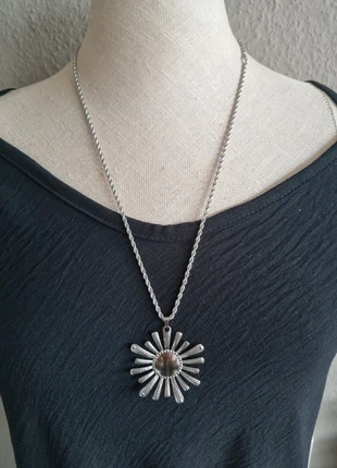 Stijlvolle lange zilverkleurige ketting Zon ● Stainlesssteel, staat: Heel goed, € 6,50, € 7,53 inclusief Kopersbescherming Pro