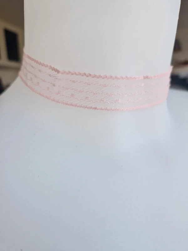Collier fantaisie ras de cou choker dentelle rose - photo numéro 2