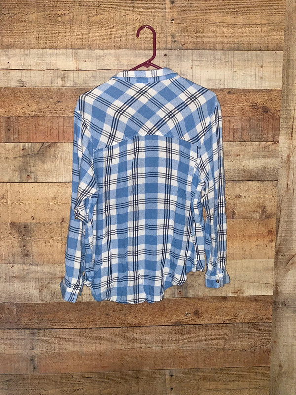 women’s blue &  plaid shirt  size large 2