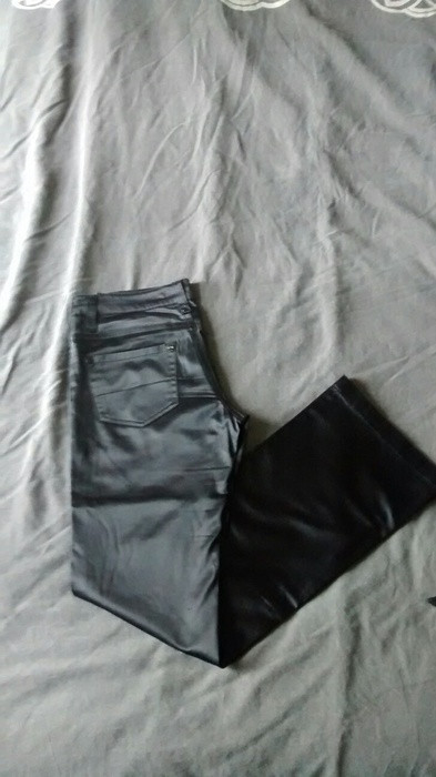 Pantalon noir effet satiné