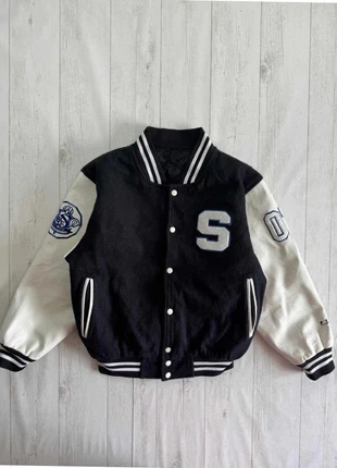 Veste universitaire Soongsil noire et blanche avec logo veste Teddy us, marke: Vintage Dressing, zustand: Sehr gut, größe: S, 28,00 €, 30,10 € inklusive Vinted-Käuferschutz